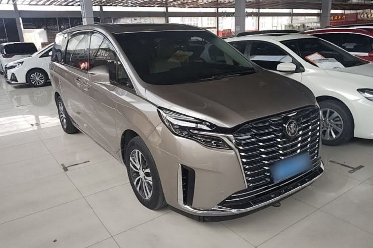 Buick GL8 2023 — 3