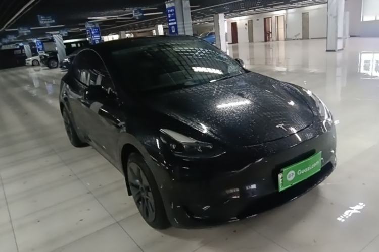 Tesla Model Y 2022 — 3