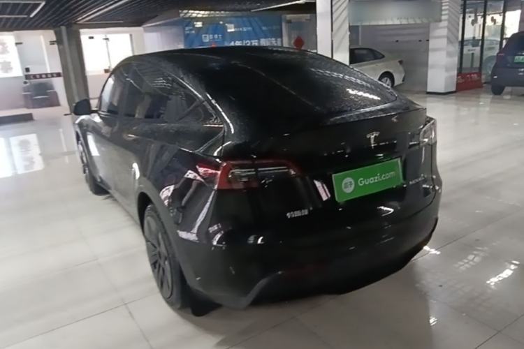 Tesla Model Y 2022 — 4