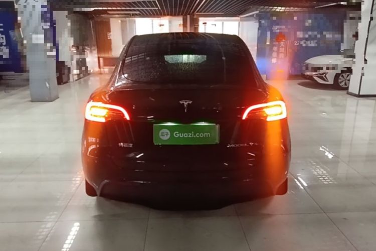 Tesla Model Y 2022 — 5