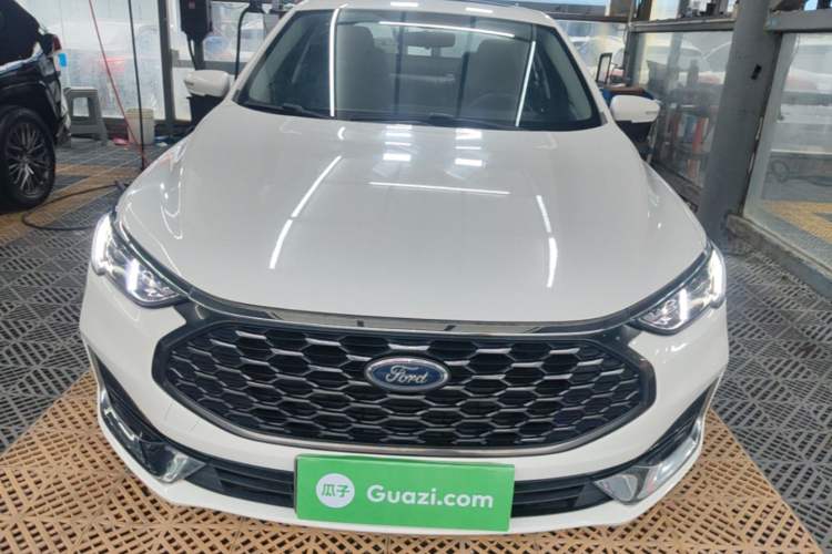 Ford Escort 2021 — 2