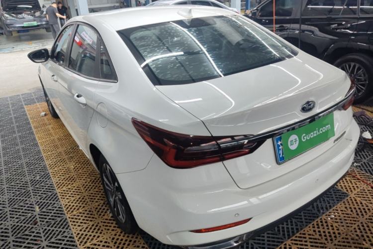 Ford Escort 2021 — 4