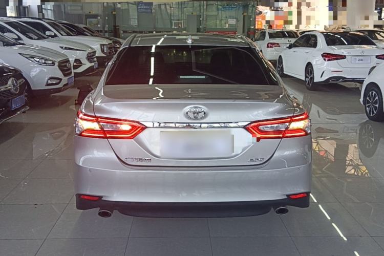 Toyota Camry 2021 — фото 5