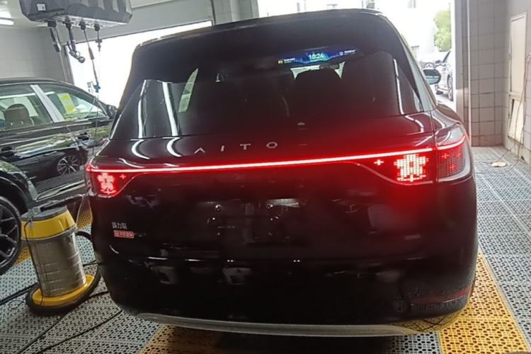 AITO M9 2025 — 5