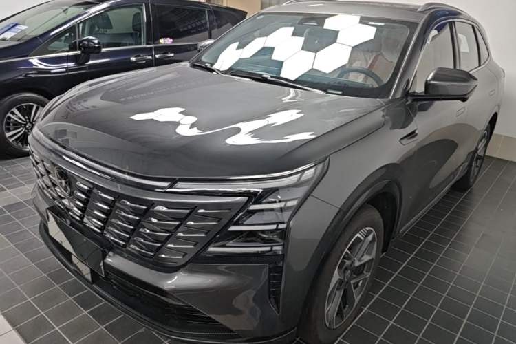 ChangAn CS75 PLUS 2025 — фото 1