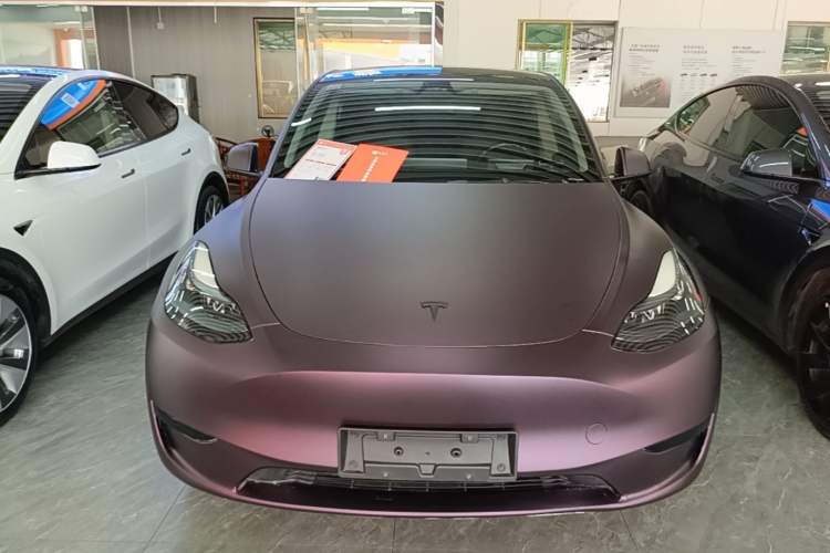 Tesla Model Y 2024 — 2
