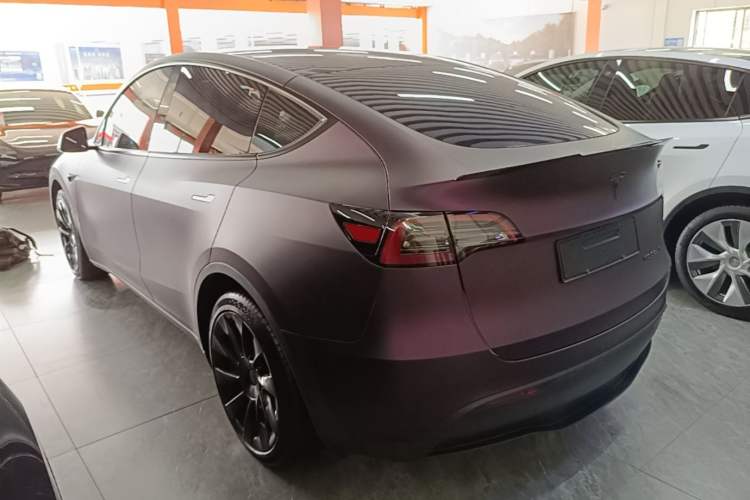 Tesla Model Y 2024 — 4