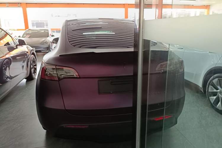 Tesla Model Y 2024 — 5