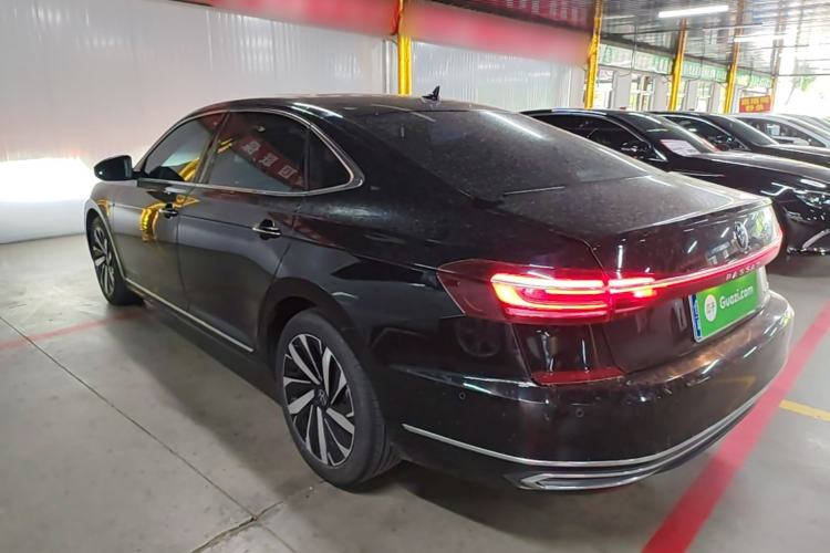 Volkswagen Passat 2023 — 4