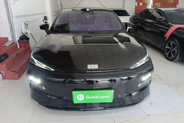 Geely Galaxy 8 2025 — 2