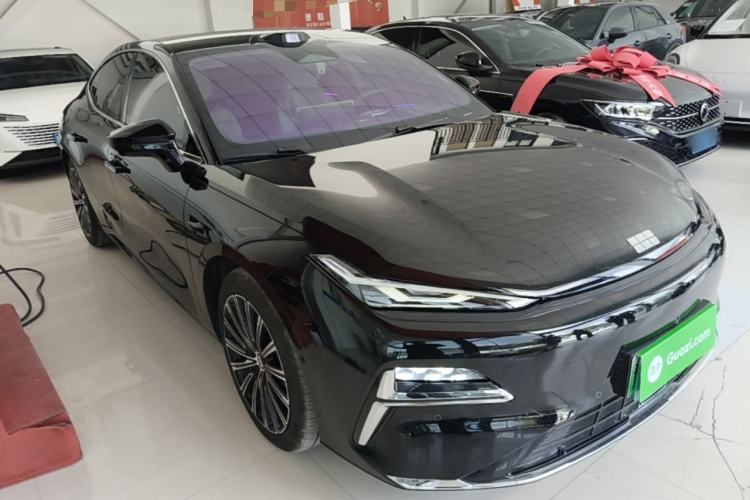Geely Galaxy 8 2025 — 3