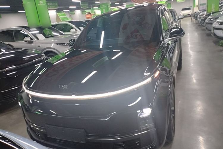 Li Auto L8 2024 — 2