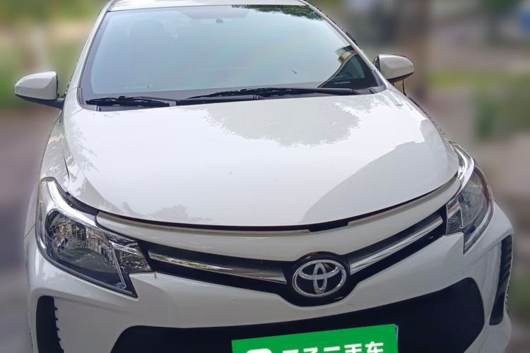 Toyota Yaris 2021 — фото 2