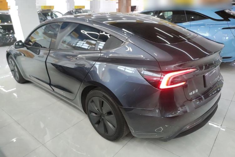Tesla Model 3 2023 — 4
