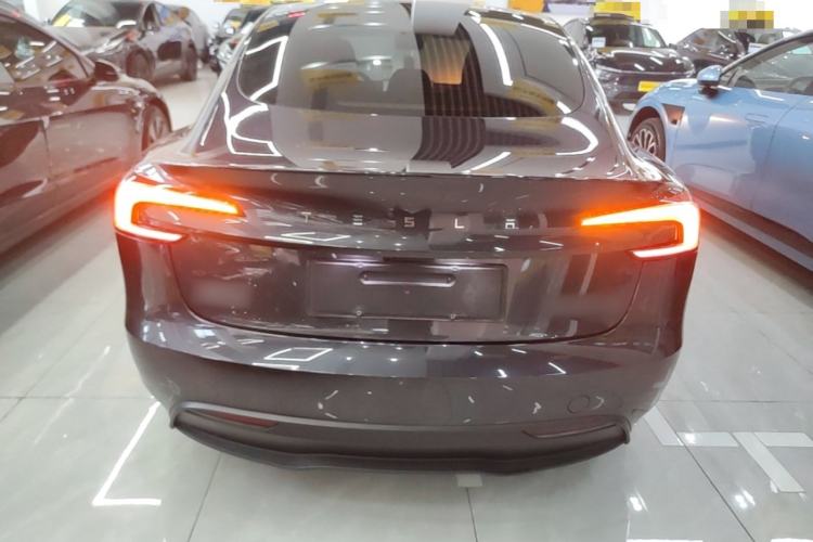 Tesla Model 3 2023 — 5