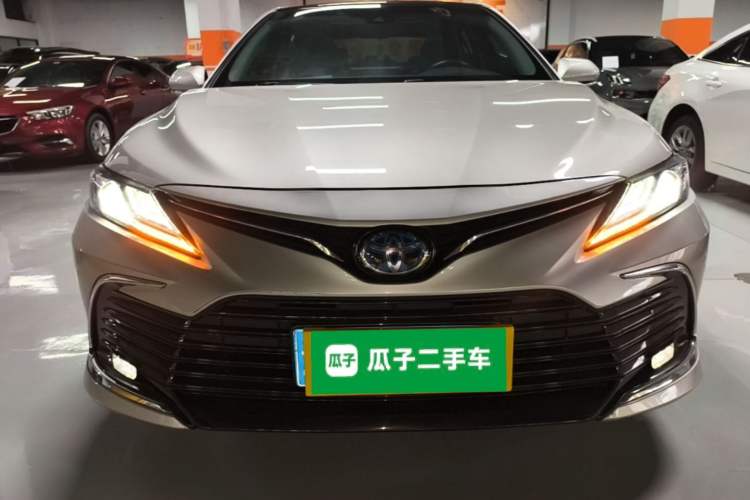 Toyota Camry 2021 — 2