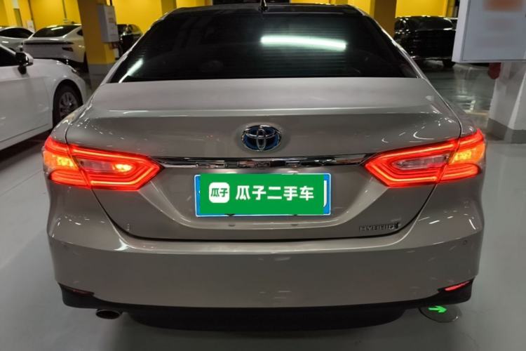 Toyota Camry 2021 — 5