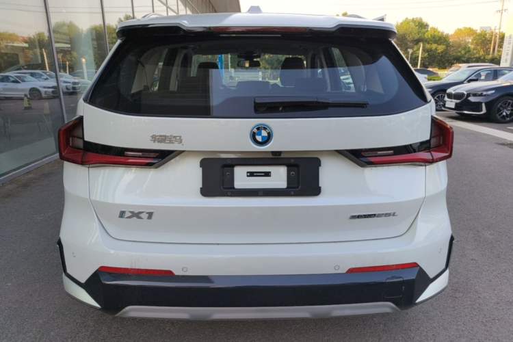 BMW iX1 2025 — 5