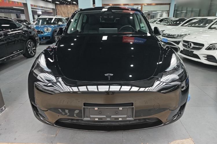 Tesla Model Y 2022 — 2