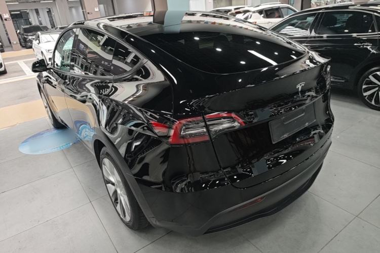 Tesla Model Y 2022 — 4