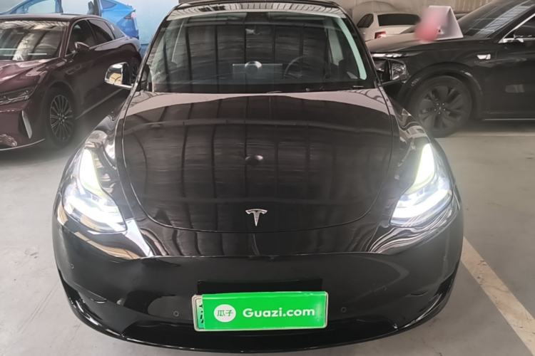 Tesla Model Y 2023 — 2