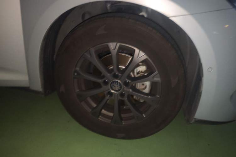 BYD Qin L 2025 — 5