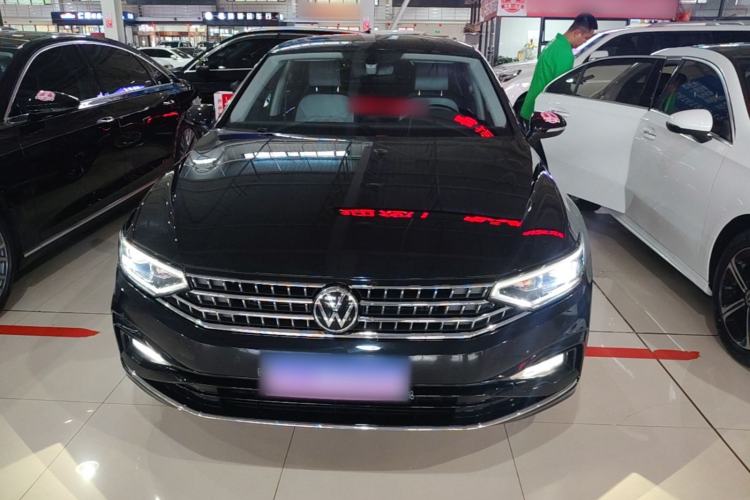Volkswagen Magotan 2023 — 2
