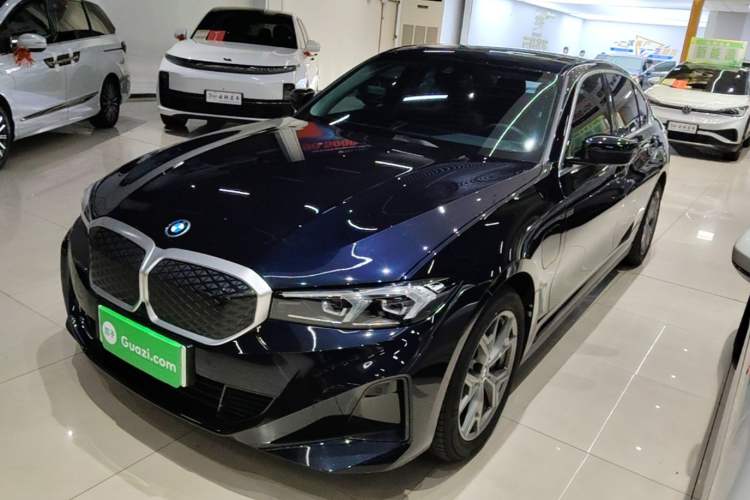 BMW i3 2025 — фото 1
