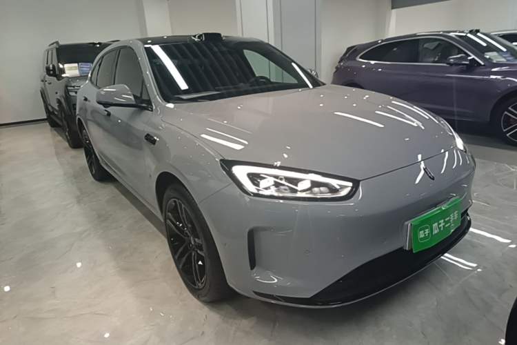 AITO M5 2025 — 3