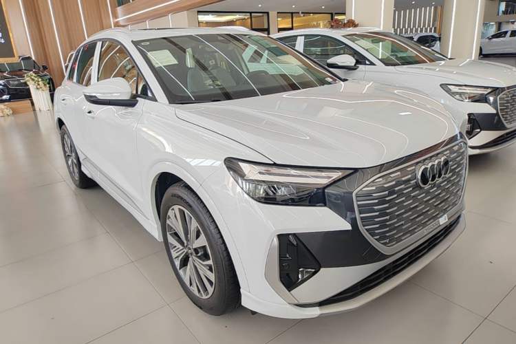 Audi Q4 e-tron 2024 — 3