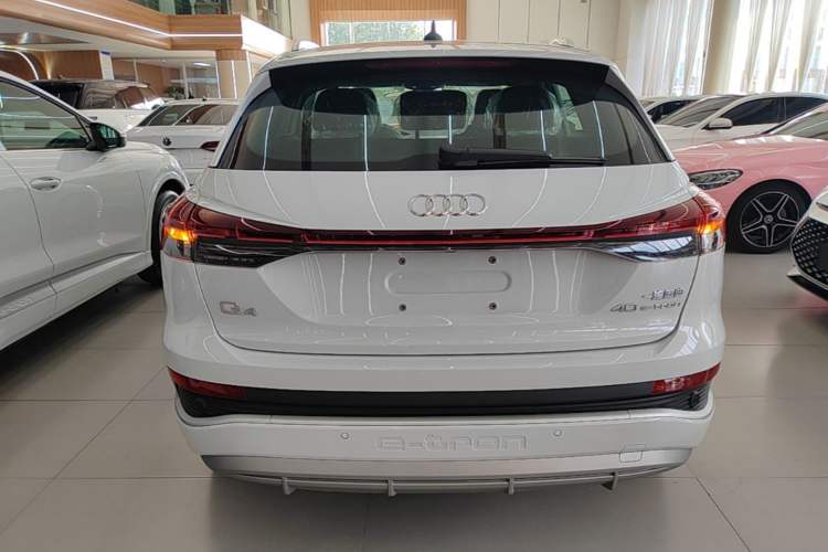 Audi Q4 e-tron 2024 — 5