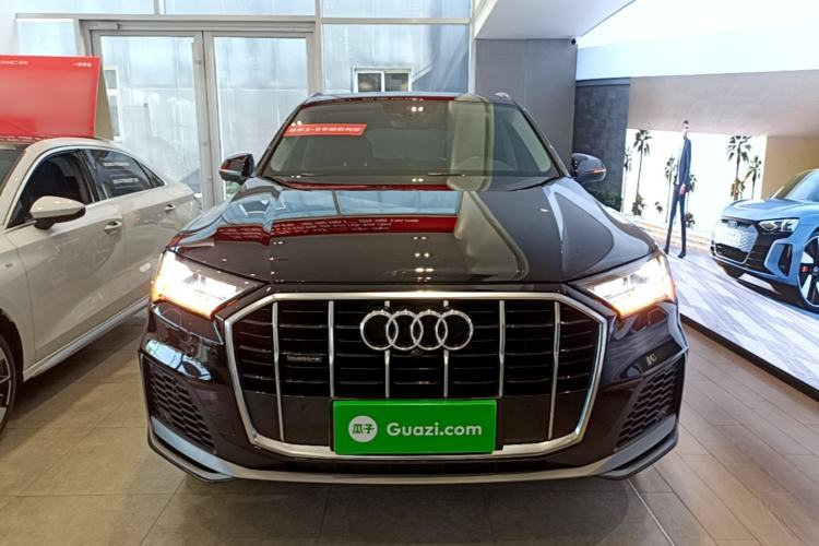 Audi Q7 2021 — 2