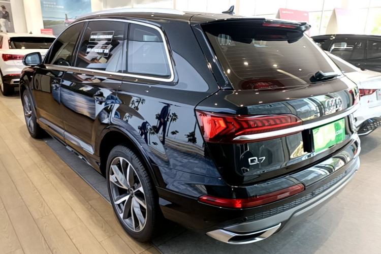 Audi Q7 2021 — 4