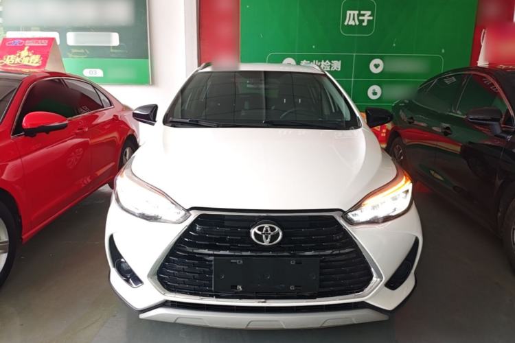 Toyota Yaris 2021 — фото 2