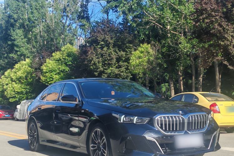 BMW 525Li 2024 — фото 3