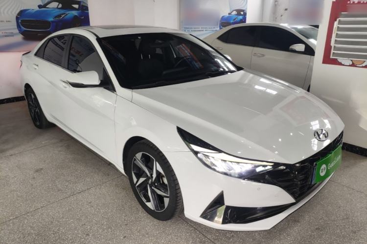 Hyundai Elantra 2021 — 3