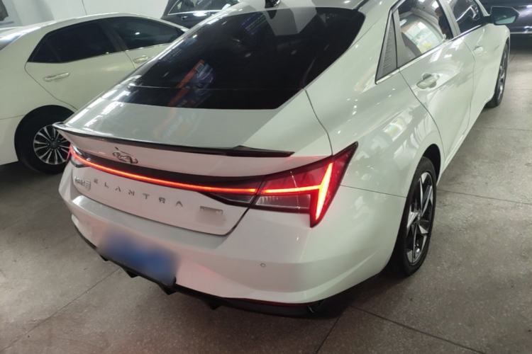 Hyundai Elantra 2021 — 5