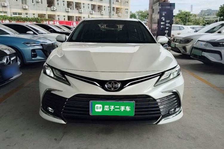 Toyota Camry 2021 — 2