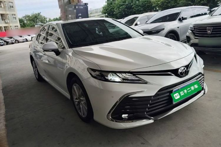 Toyota Camry 2021 — 3