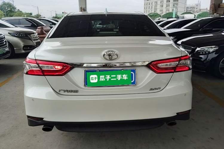 Toyota Camry 2021 — 5