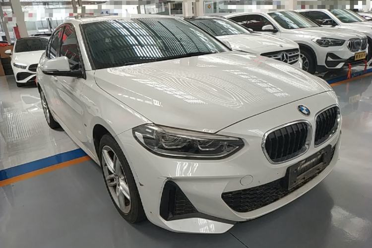 BMW 120i 2020 — фото 3