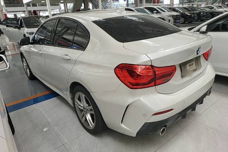 BMW 120i 2020 — фото 4
