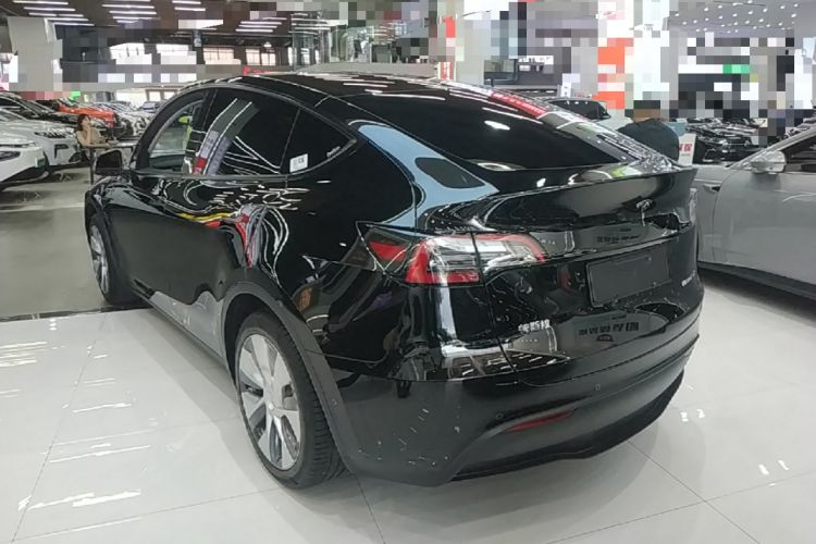 Tesla Model Y 2022 — 4