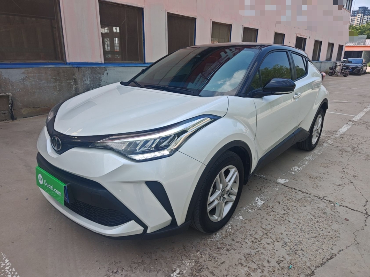 Toyota C-HR 2021 — фото 1
