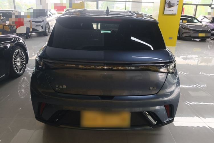 BYD Dolphin 2025 — 5