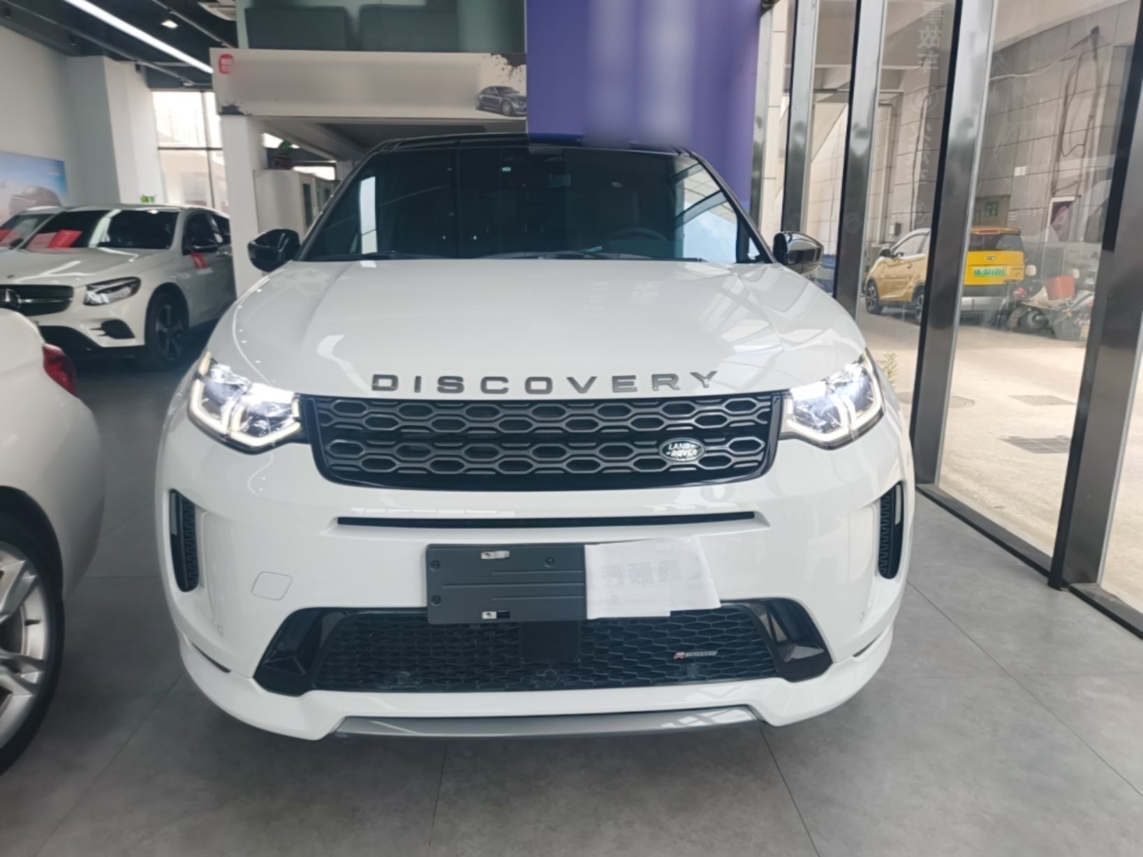 Land Rover Discovery Sport 2022 — фото 2