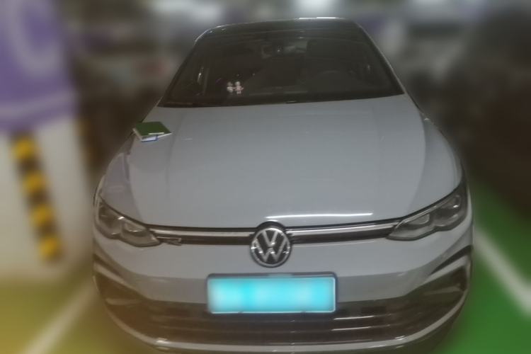 Volkswagen Golf 2023 — 2
