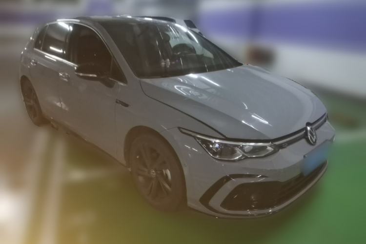 Volkswagen Golf 2023 — 3