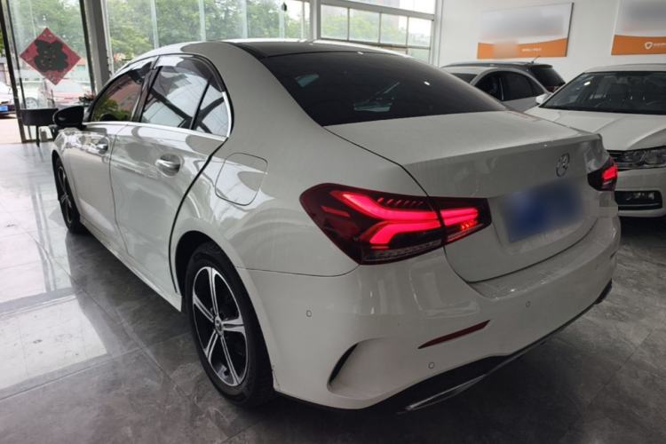 Mercedes-Benz A 200 L 2022 — 4