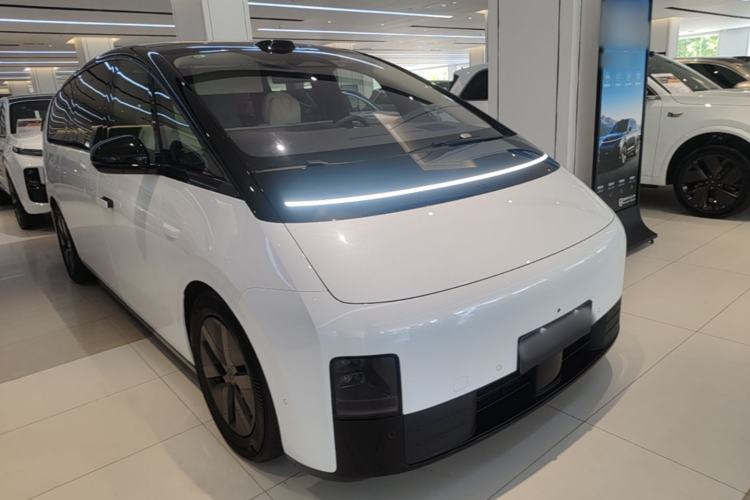 Li Auto MEGA 2025 — 3